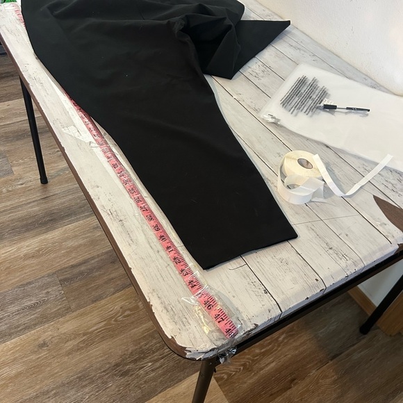 NWT OLD NAVY HIGH-RISE PIXIE
SKINNY COMFORT WAIST BLACK PULL ON PANT SIZE 4X - Picture 2 of 7